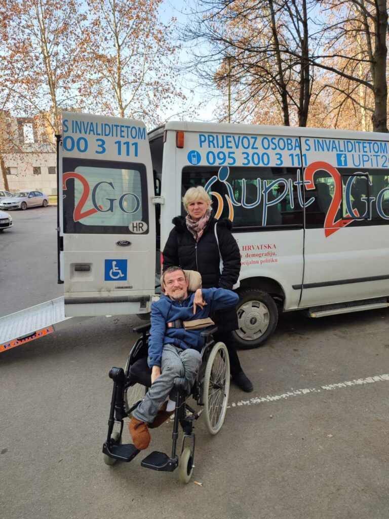 U PRATNJI ASISTENTICE U PORTANOVU